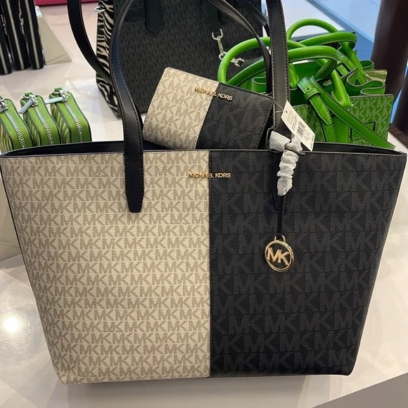 Michael Kors Jet Set Medium Two-Tone Logo Tote
&
Medium Two-Tone Logo Wallet
NWT - Picture 8 of 16